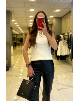 On Fashion Ekru Yakası Taş İşlemeli Sıfır Yaka Süveter