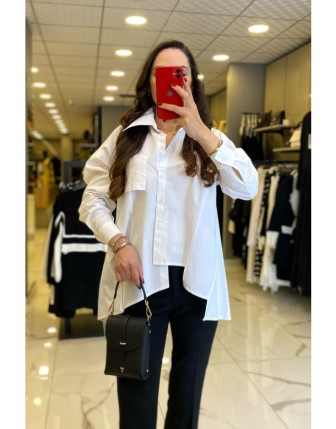 On Fashıon Beyaz Düğmeli Ters Cep Detaylı Gömlek