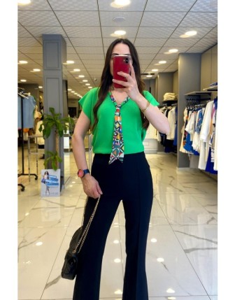 On Fashıon Yeşil V Yaka Kravat Detaylı Kısa Kollu Bluz