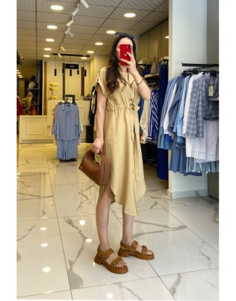 Mi Bej Düğmeli Kuşaklı Kısa Kollu Elbise