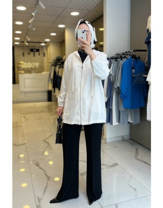 Maq Ekru Kapüşonlu Fermuarlı Sırtı Küpür Detaylı Ceket