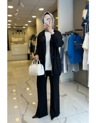 Maq Siyah Kapüşonlu Fermuarlı Sırtı Küpür Detaylı Ceket